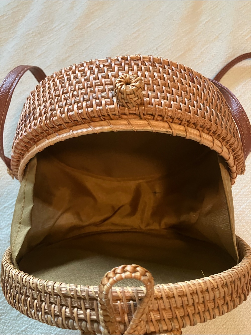 Woven Round Rattan Crossbody Bag with sunburst design - Picture 4 of 4